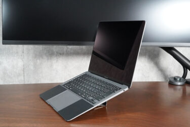 【MAJEXTANDレビュー】極薄のノートPCスタンドでMacBook作業時の目線を上げる！